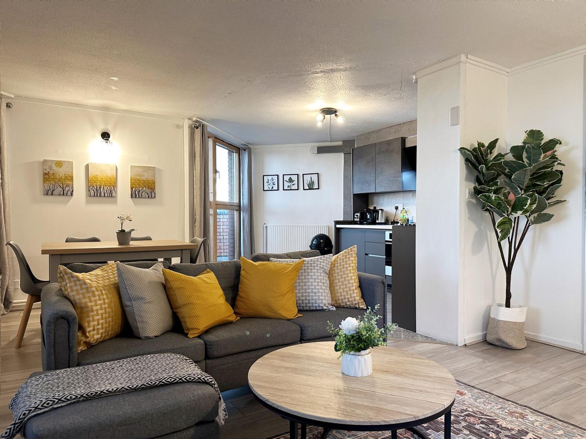 Aria's Place In Chelsea - 2 King Size Bed, 1 Double Bed Appartamento