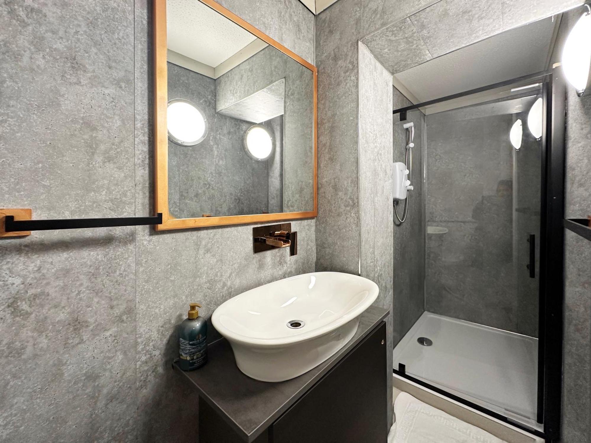 Aria's Place In Chelsea - 2 King Size Bed, 1 Double Bed * Londra