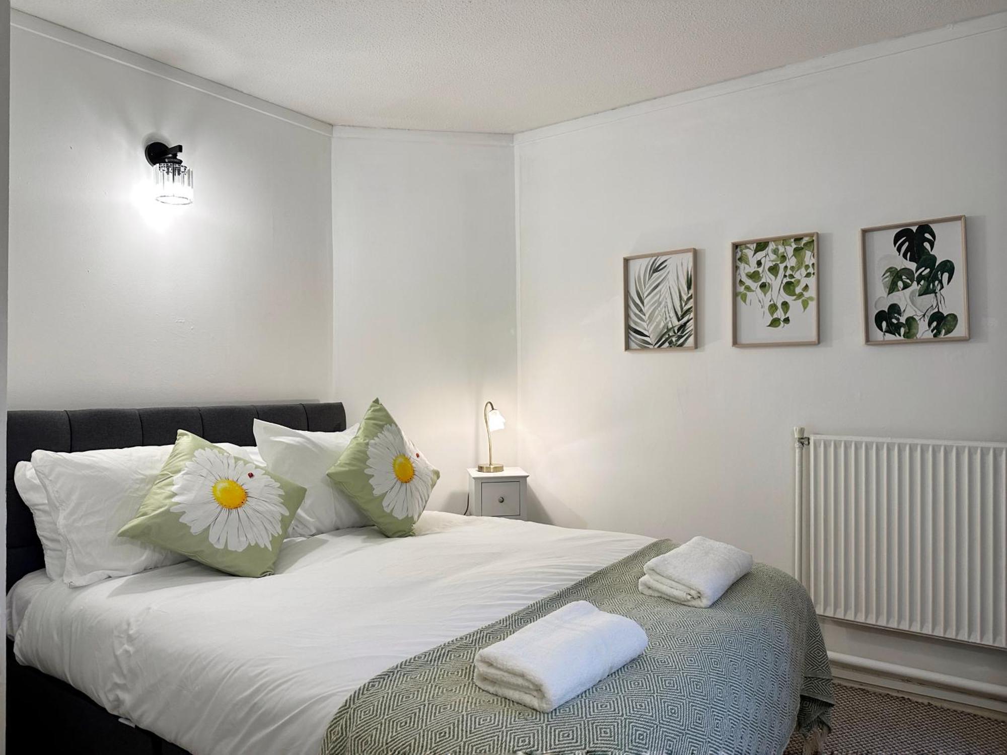 Aria's Place In Chelsea - 2 King Size Bed, 1 Double Bed